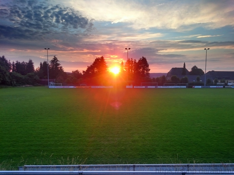 2019-06-15 Sonnenuntergang Sportplatz Hammelsberg